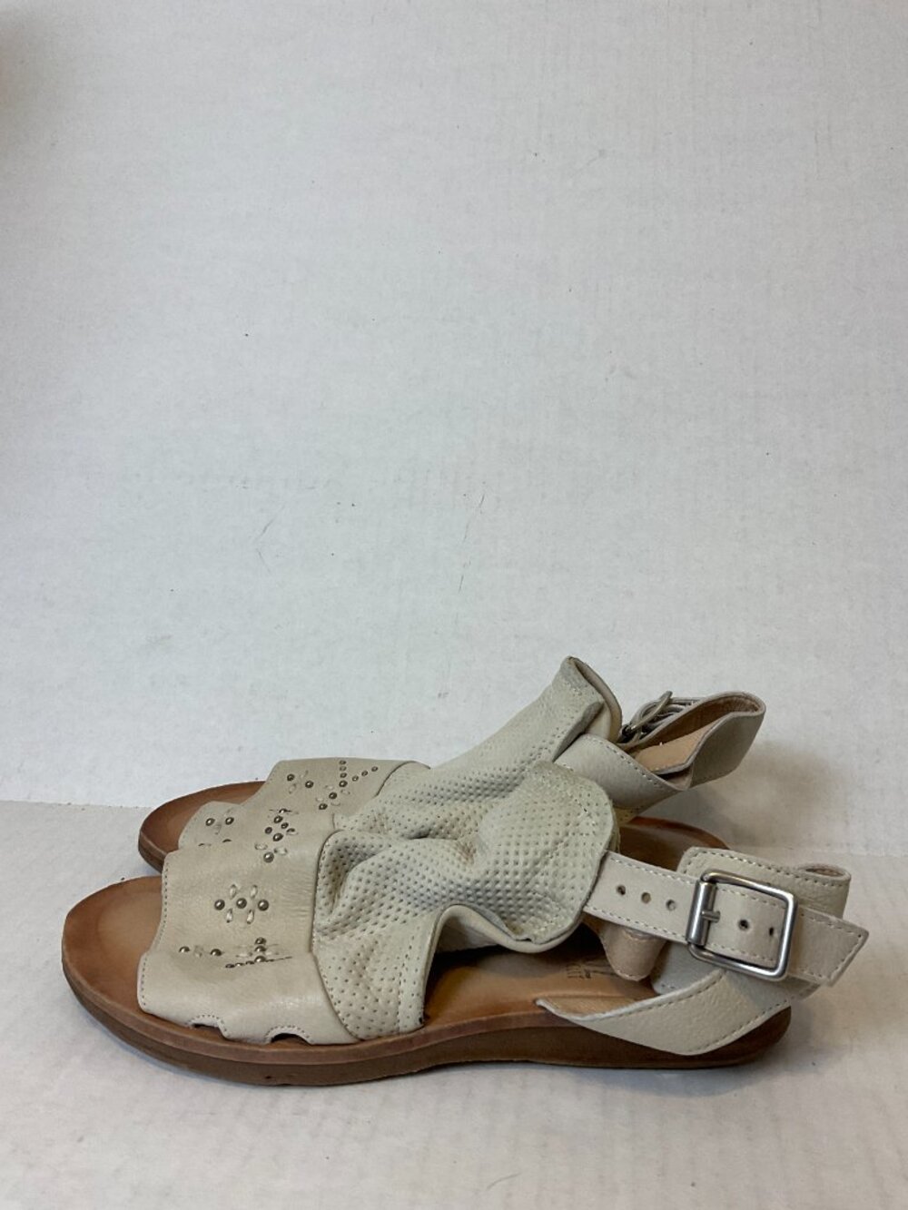 Miz Mooz Sandals 37 Cream Leather Metal Details
